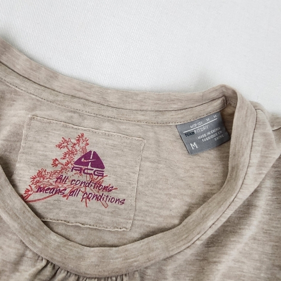 Nike ACG Dri-Fit Fitted Athletic Shirt - Picture 3 of 4